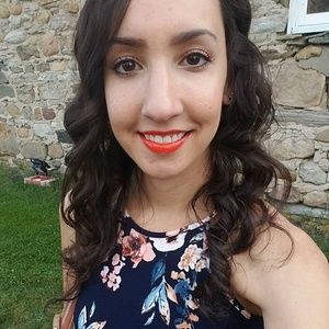 Meet your Posher, Valerie